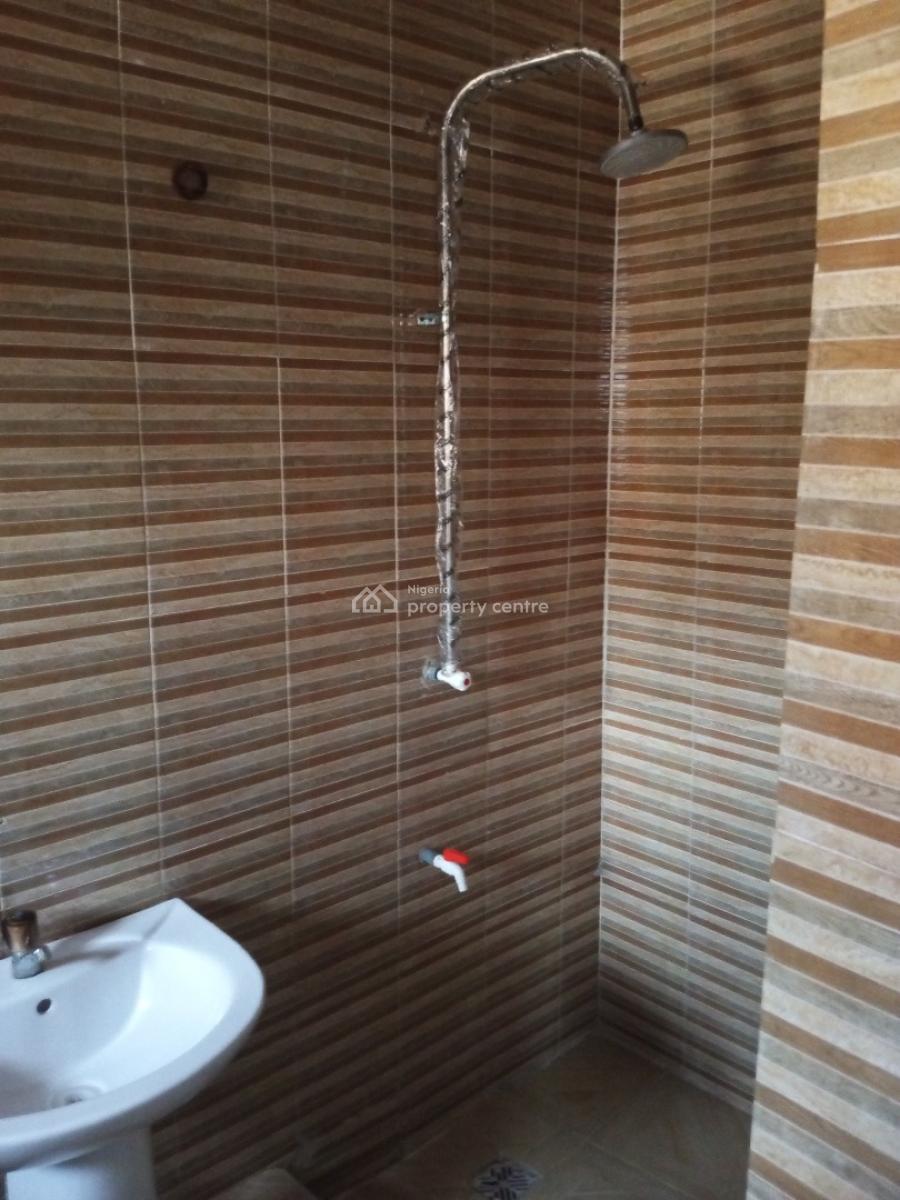 Nice and Spacious 3 Bedroom Flat, New Road Chevron, Lekki Phase 2, Lekki, Lagos, Flat / Apartment for Rent