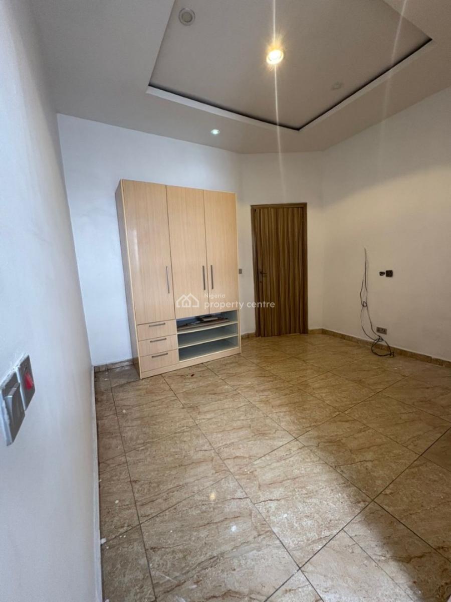 Standard Single Room in a Duplex Shared Apartment, Orchid Road, Lekki, Lagos, Self Contain (single Rooms) for Rent