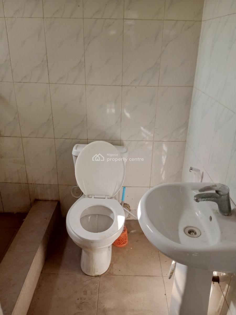 Spacious 2bedroom Flat, Mayaka Street Magoro/cwment, Mangoro, Ikeja, Lagos, Flat / Apartment for Rent