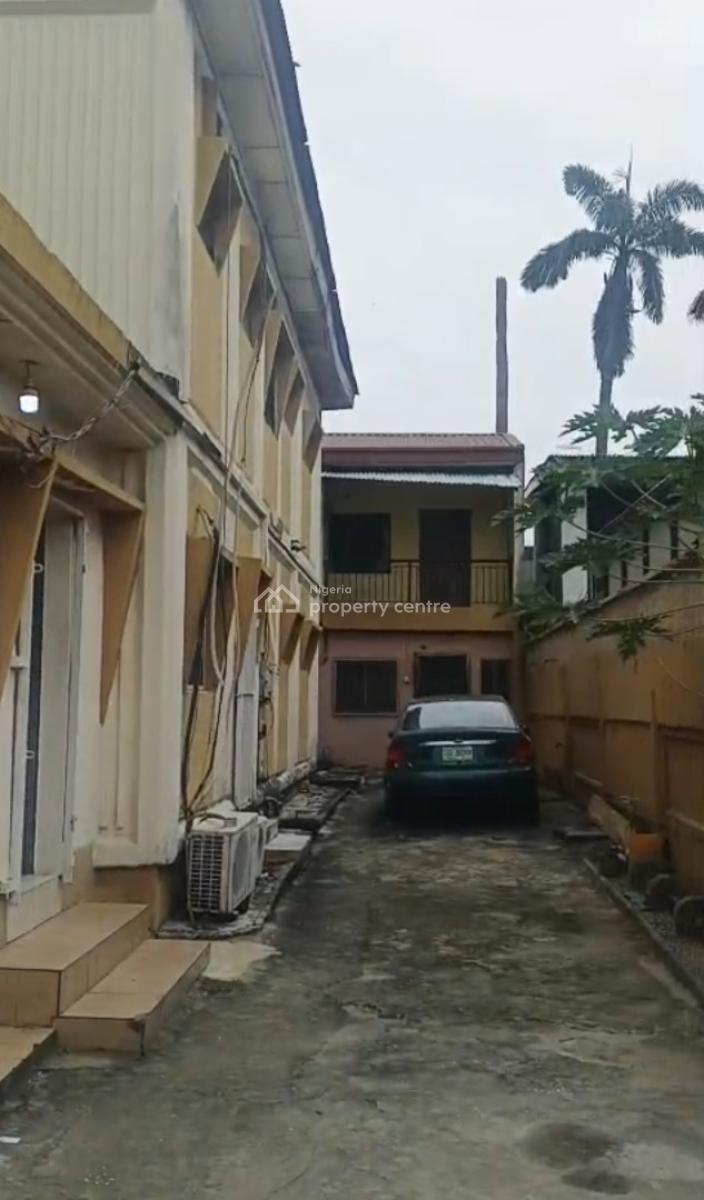 4 Bedroom Semi Duplex + a Back-house (a Storey Building), Dolphin Estate, Ikoyi, Lagos, Semi-detached Duplex for Rent