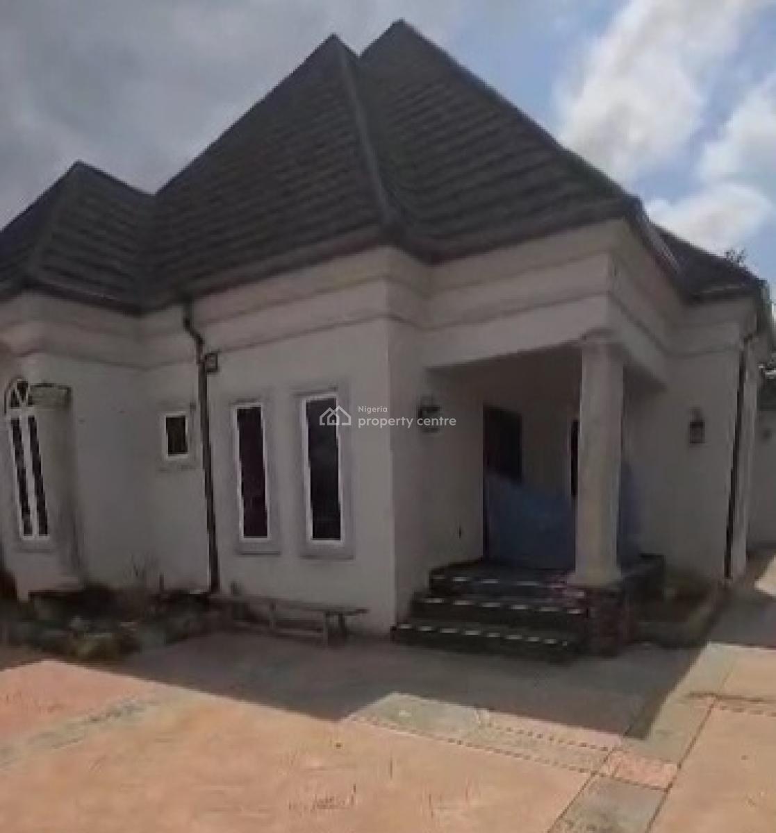 4bedroom Bungalow All Rooms En-suite 50ft By 100ft Land, Okhuoromi Community, Off Airport Road, Benin, Oredo, Edo, Terraced Bungalow for Sale