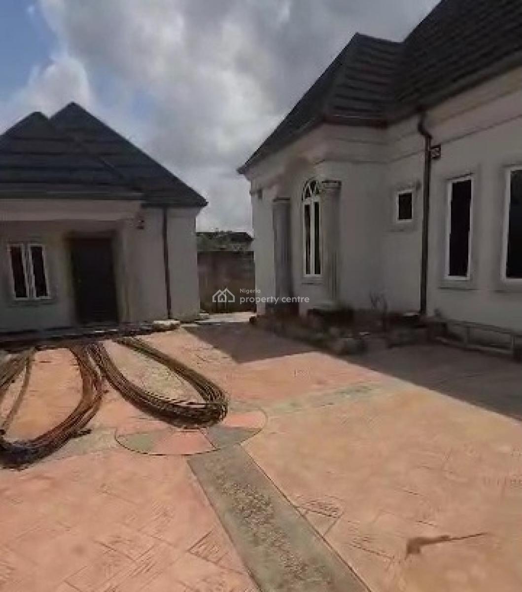 4bedroom Bungalow All Rooms En-suite 50ft By 100ft Land, Okhuoromi Community, Off Airport Road, Benin, Oredo, Edo, Terraced Bungalow for Sale
