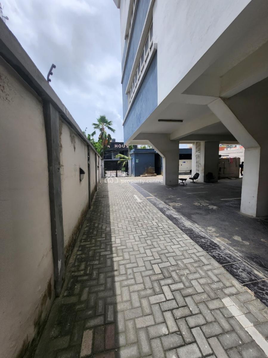 Grade a 190sqm Partitioned Office Space Available, Victoria Island (vi), Lagos, Office Space for Rent