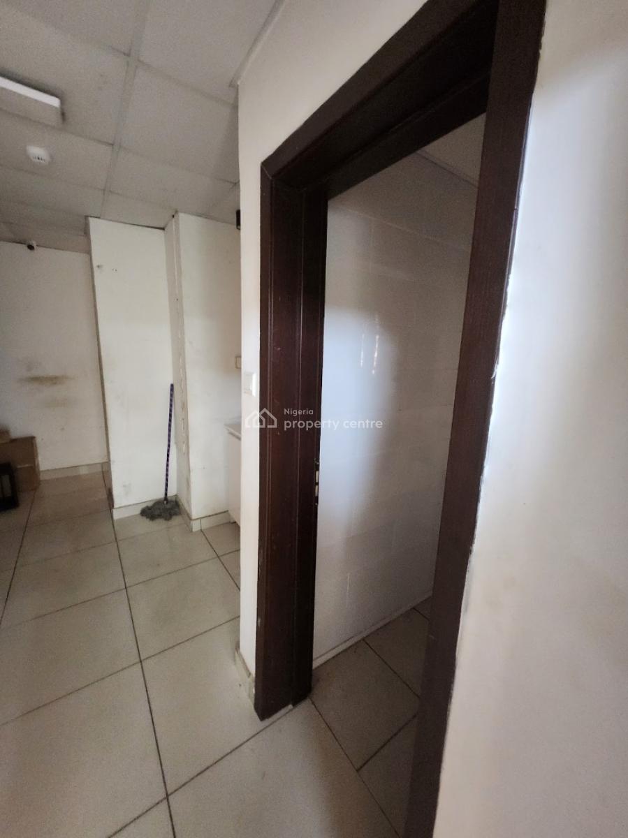 Grade a 190sqm Partitioned Office Space Available, Victoria Island (vi), Lagos, Office Space for Rent