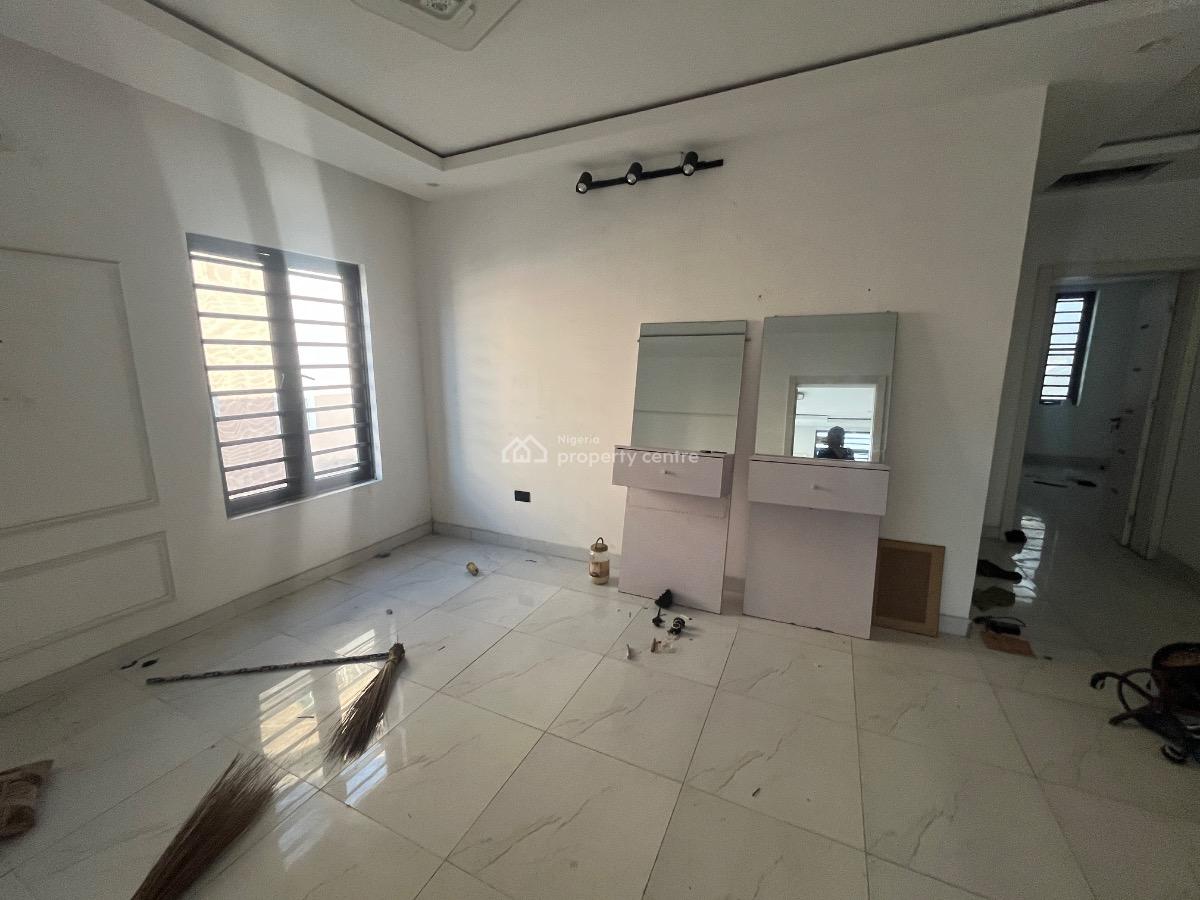 Big Shop Space with 2-bedroom  Prime Commercial Space, Salem, Lekki, Lagos, Shop for Rent