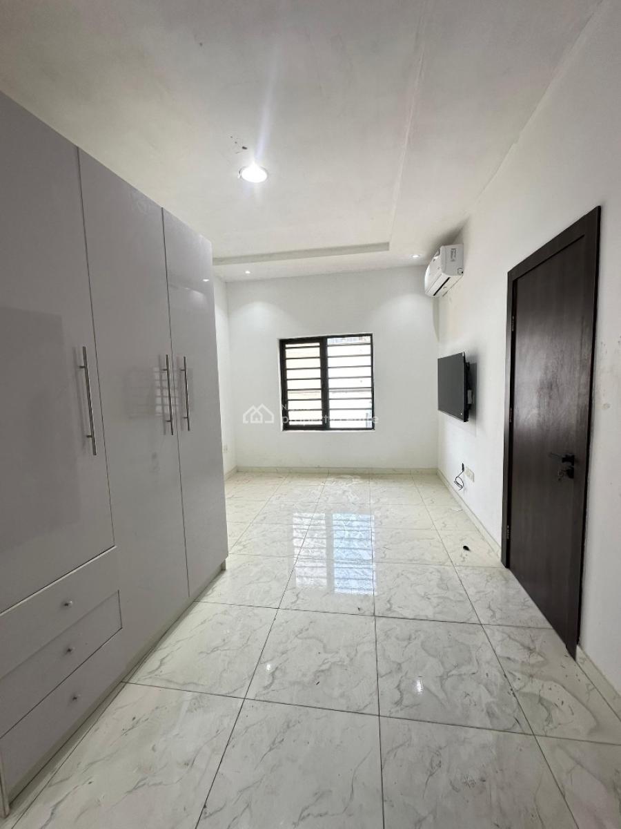 Decently Finished 2 Bedroom Apartment, Lekki Phase One, Lekki, Lagos, Flat / Apartment for Rent