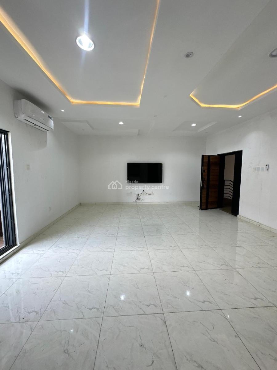 Decently Finished 2 Bedroom Apartment, Lekki Phase One, Lekki, Lagos, Flat / Apartment for Rent