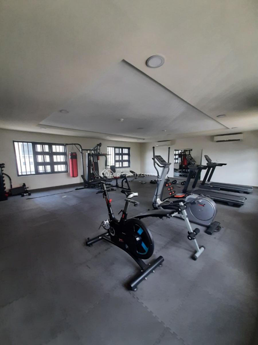 Serviced 3 Bedroom En-suite Flat with an Enclosed Fitted Kitchen/pantry, Lekki Phase 1, Lekki, Lagos, Flat / Apartment for Rent