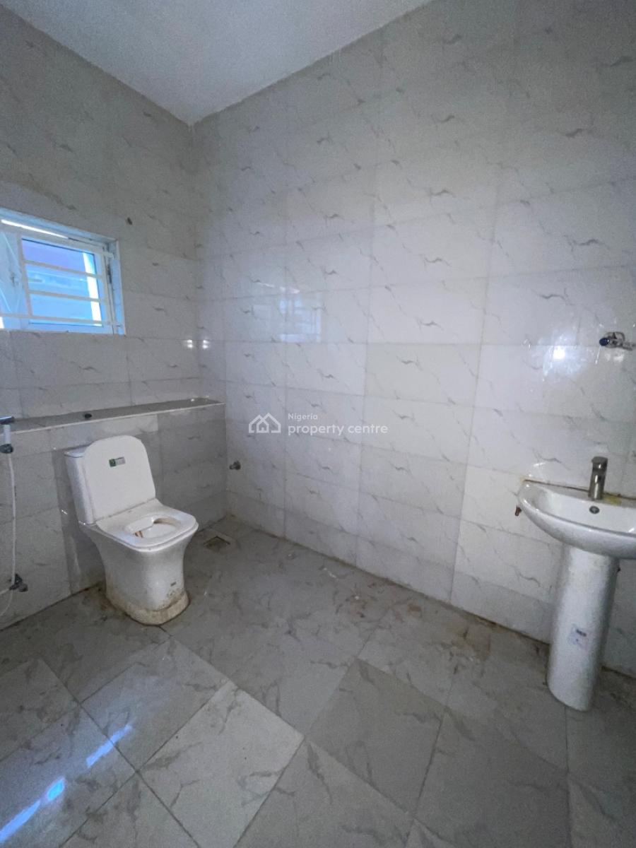 a Spacious 2 Bedroom Apartment with Bq, Eleganza Garden Estate Opposite Vgc, Lekki, Lagos, Flat / Apartment for Rent