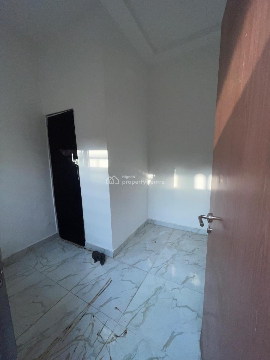 a Spacious 2 Bedroom Apartment with Bq, Eleganza Garden Estate Opposite Vgc, Lekki, Lagos, Flat / Apartment for Rent