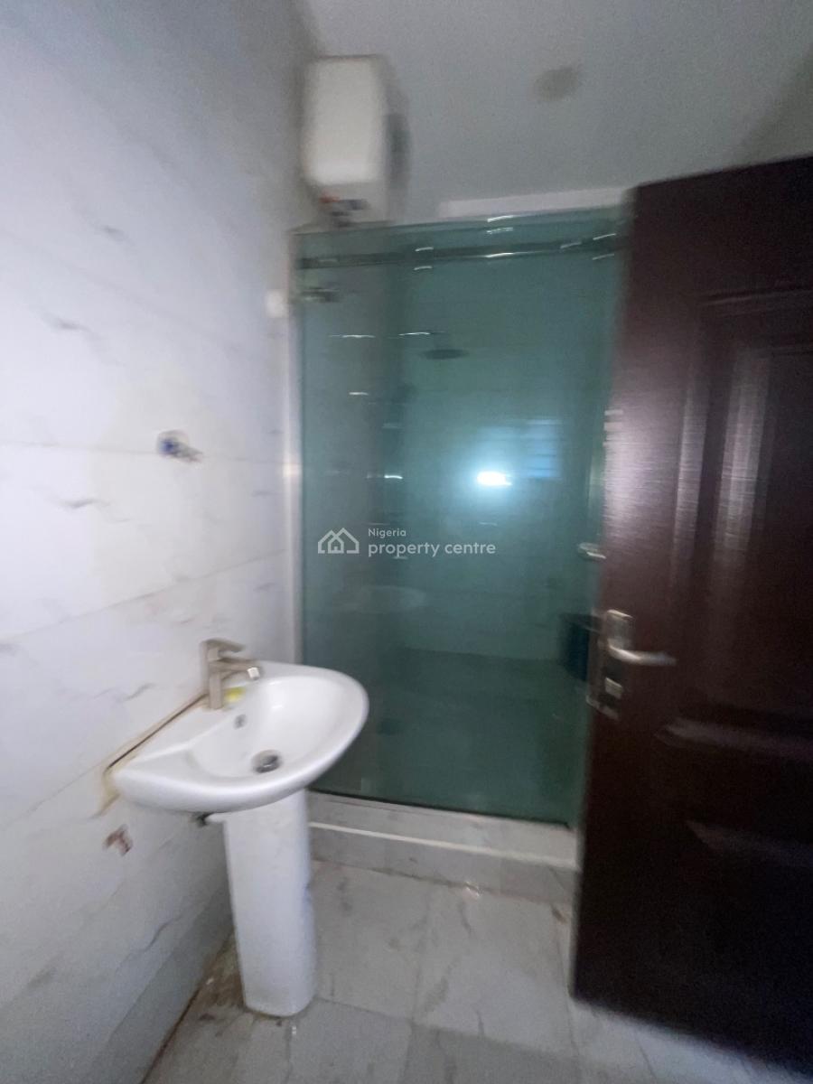 a Spacious 2 Bedroom Apartment with Bq, Eleganza Garden Estate Opposite Vgc, Lekki, Lagos, Flat / Apartment for Rent