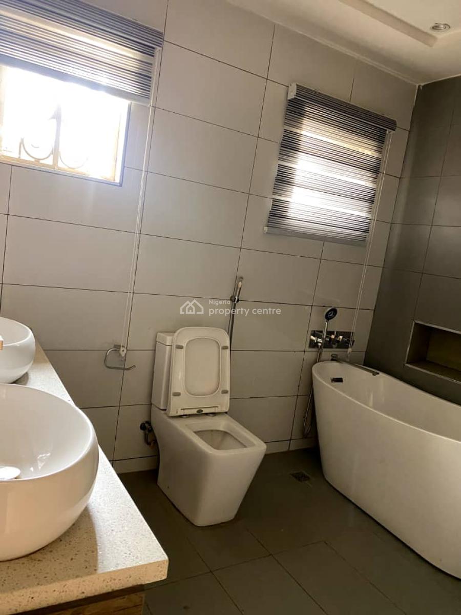 Spaciously Built 3 Bedroom Condo with 2 Living Room, Iec Street, Durumi, Abuja, House for Sale