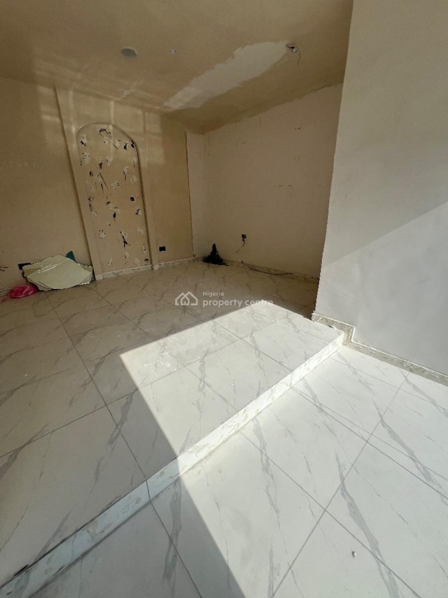 Shop Space Ground Floor Facing The Road, Off Admiralty Way, Lekki Phase 1, Lekki, Lagos, Shop for Rent