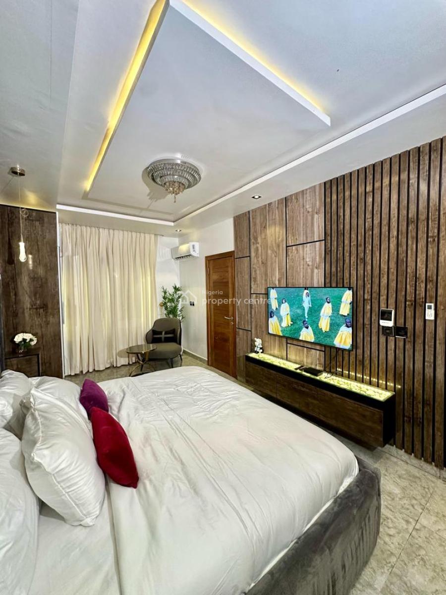 Luxury 1 Bedroom Apartment with Balcony, Pool & Ps5, Classic Decor, 24/7 Power, Comfortable and Secure, Ikate, Lekki, Lagos, Flat / Apartment Short Let