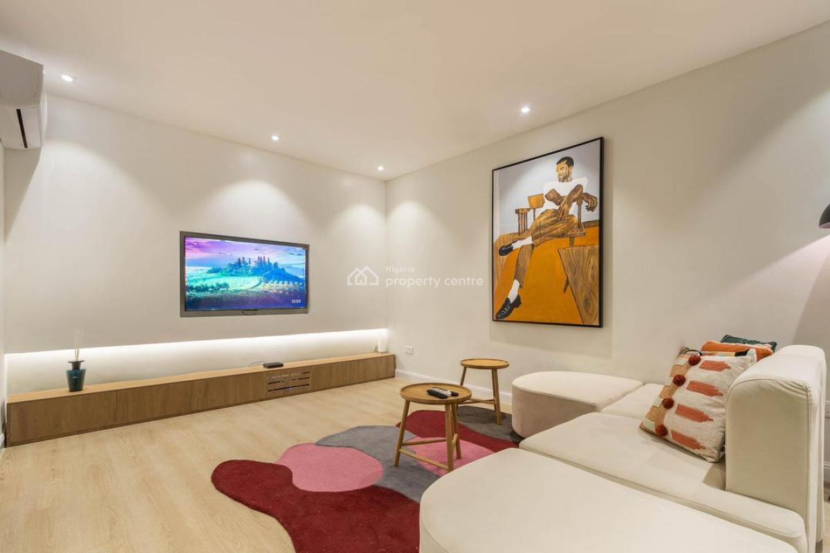 Luxury 2 Bedroom En-suite Apartment with Gym, Parking Space & Balcony, Lekki Phase 1, Lekki, Lagos, Flat / Apartment Short Let