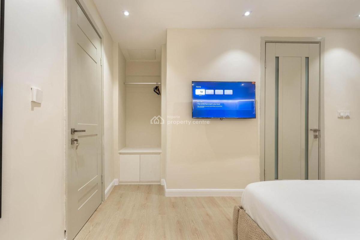 Luxury 2 Bedroom En-suite Apartment with Gym, Parking Space & Balcony, Lekki Phase 1, Lekki, Lagos, Flat / Apartment Short Let