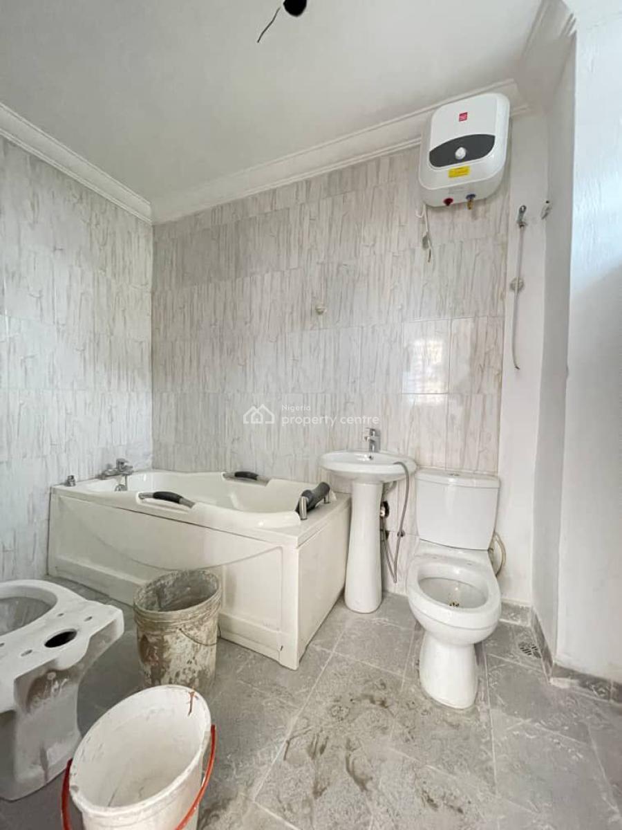 Nicely 3 Bedroom Apartment in a Nice and Serene Environment, Yaba, Lagos, Flat / Apartment for Sale