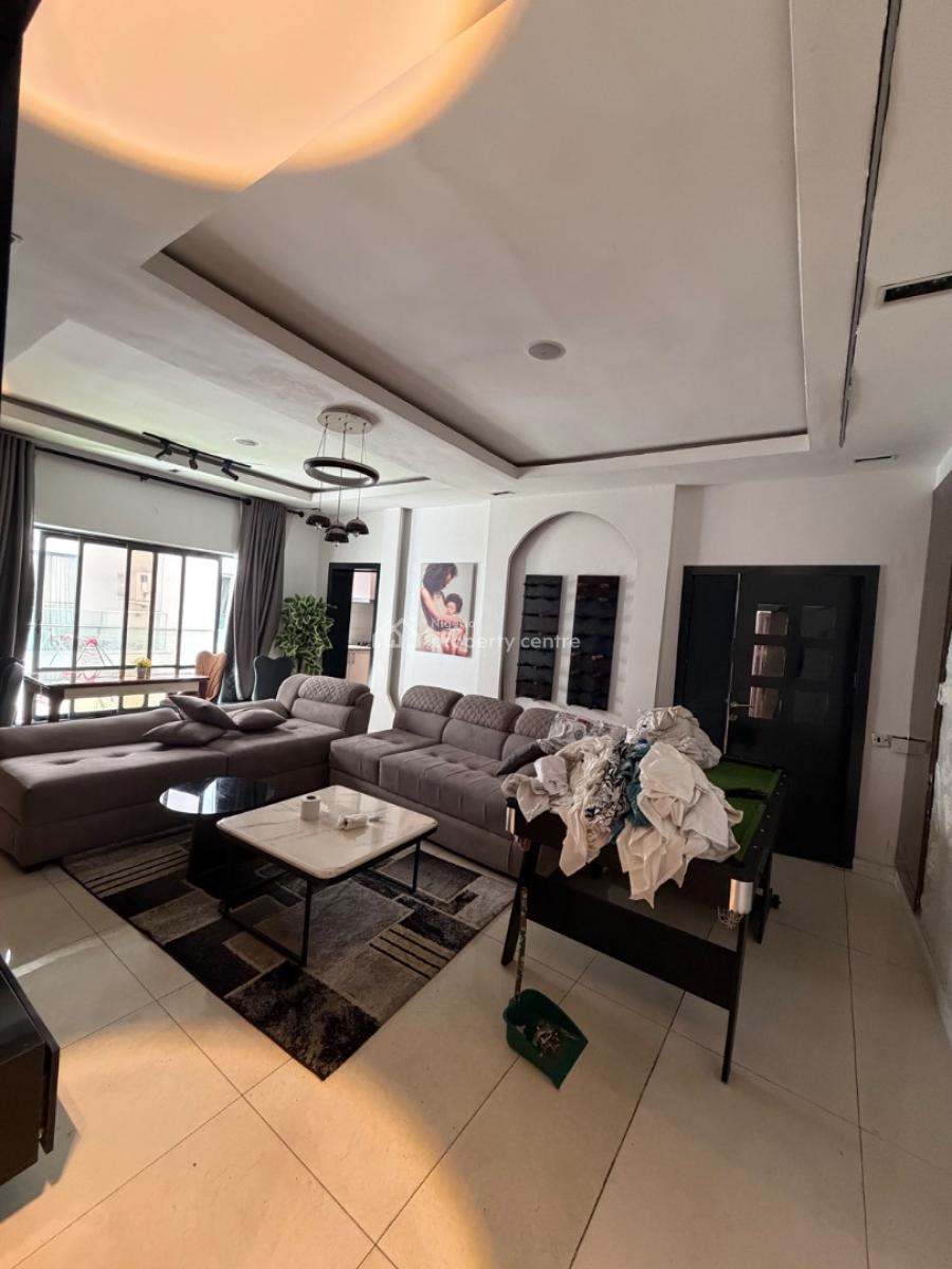 2bedrooms Flat, Lekki Right By Mega Chicken, Lekki Phase 1, Lekki, Lagos, Flat / Apartment for Rent