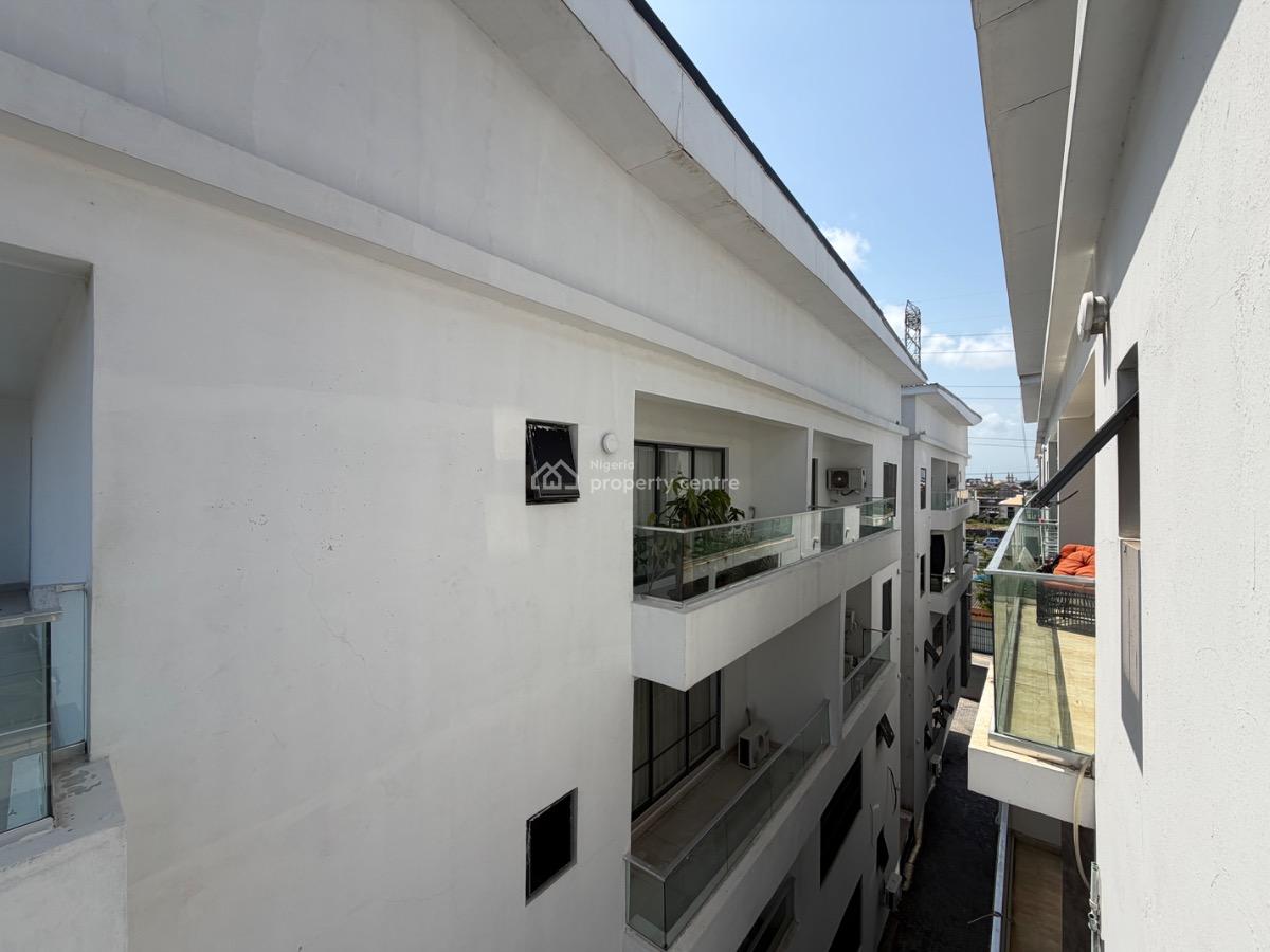 2bedrooms Flat, Lekki Right By Mega Chicken, Lekki Phase 1, Lekki, Lagos, Flat / Apartment for Rent