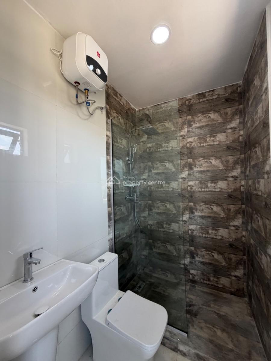 Waterfront 3bedrooms Flat with Bq, Admiralty Way, Lekki Phase 1, Lekki, Lagos, Flat / Apartment for Rent