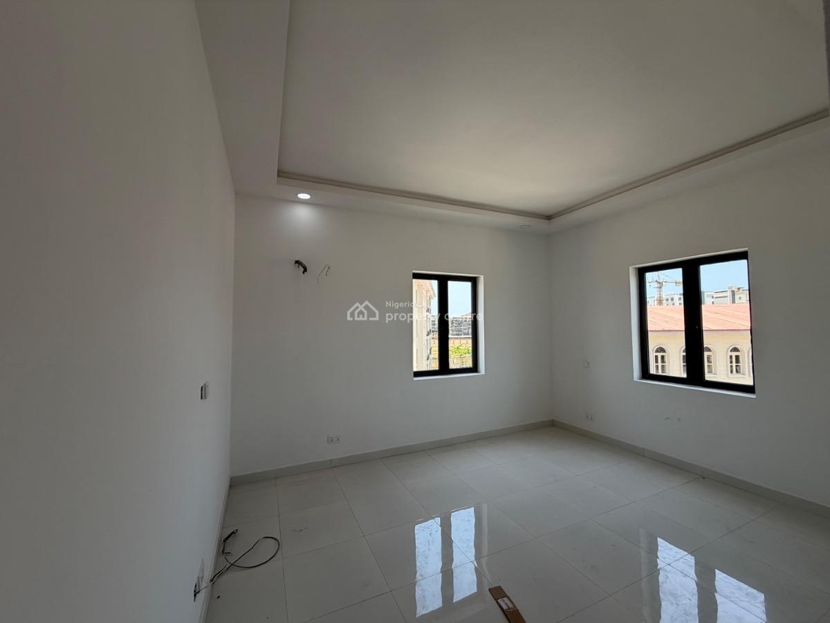 Waterfront 3bedrooms Flat with Bq, Admiralty Way, Lekki Phase 1, Lekki, Lagos, Flat / Apartment for Rent