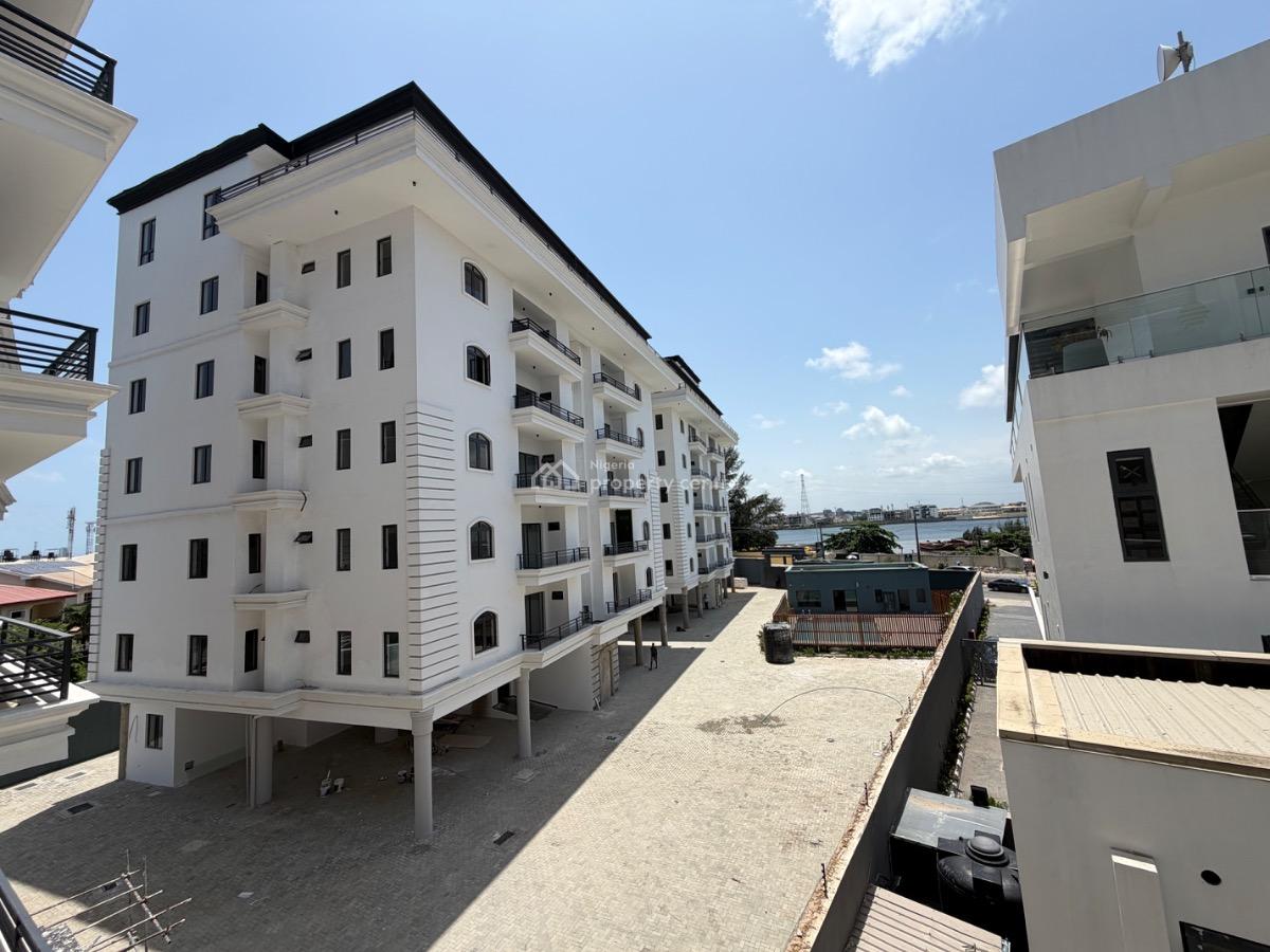 Waterfront 3bedrooms Flat with Bq, Admiralty Way, Lekki Phase 1, Lekki, Lagos, Flat / Apartment for Rent
