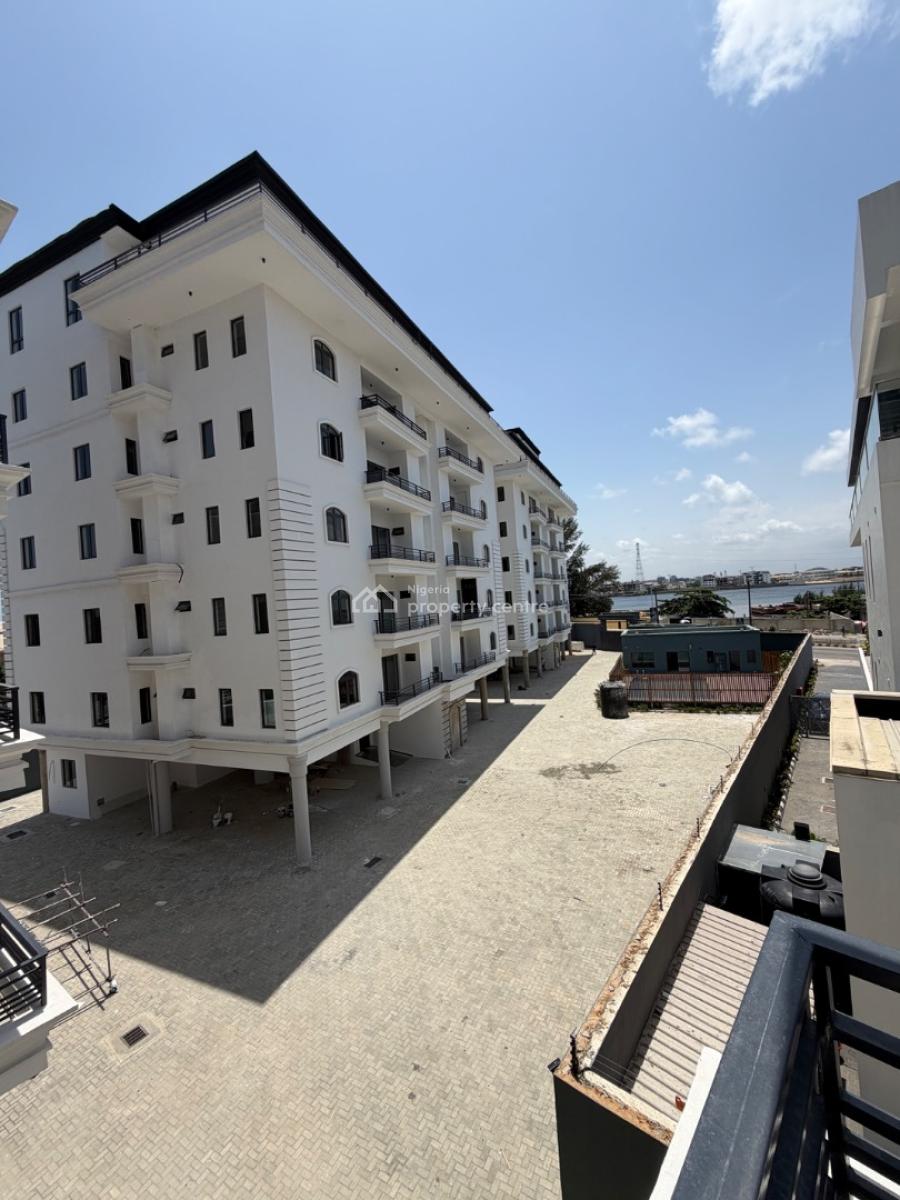 Waterfront 3bedrooms Flat with Bq, Admiralty Way, Lekki Phase 1, Lekki, Lagos, Flat / Apartment for Rent