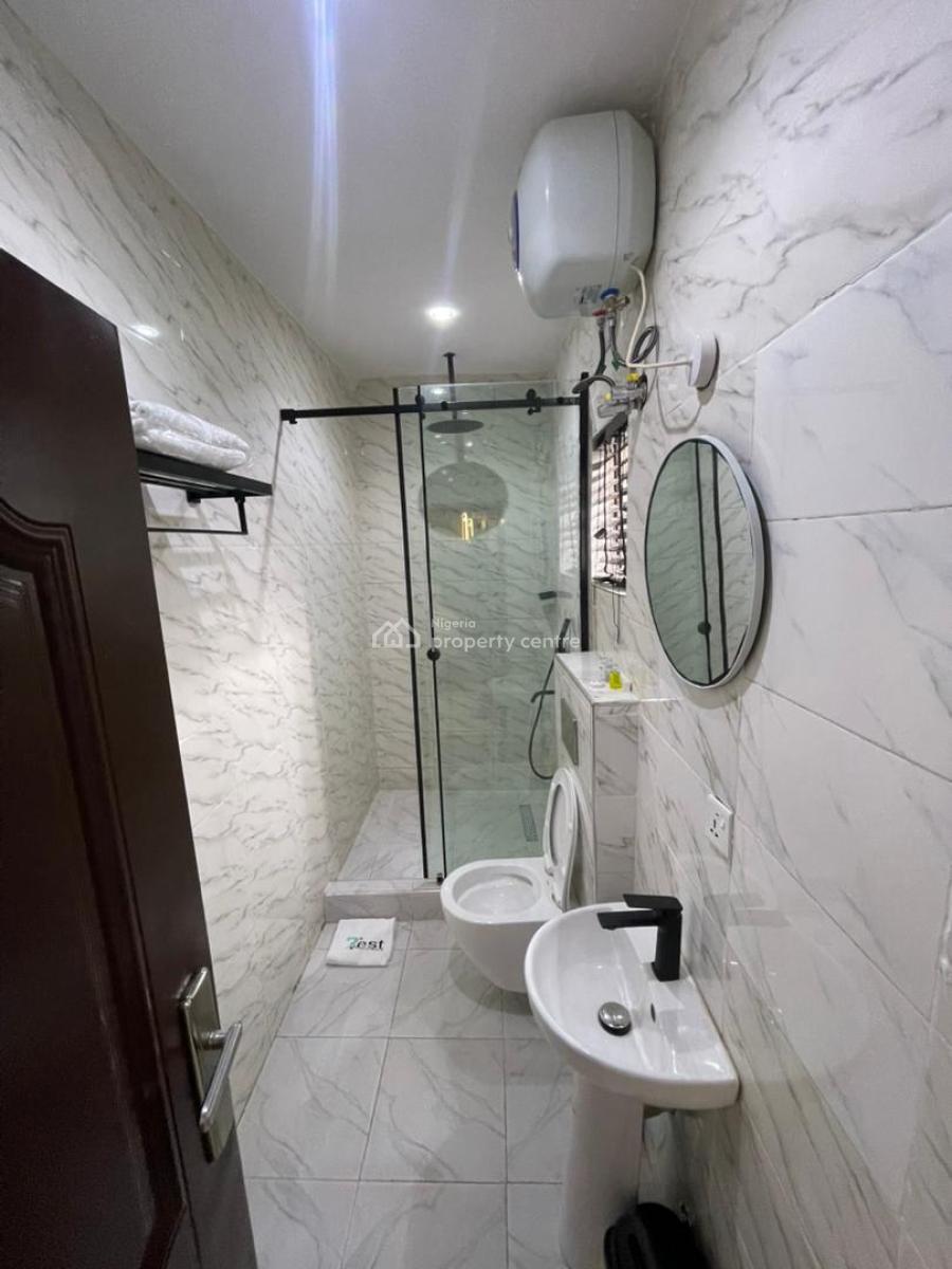 2 Bedroom Luxury Furnished Apartment, 2 Akinrele Close - Off Shasha Akowonjo Road, Akowonjo, Alimosho, Lagos, Flat / Apartment Short Let