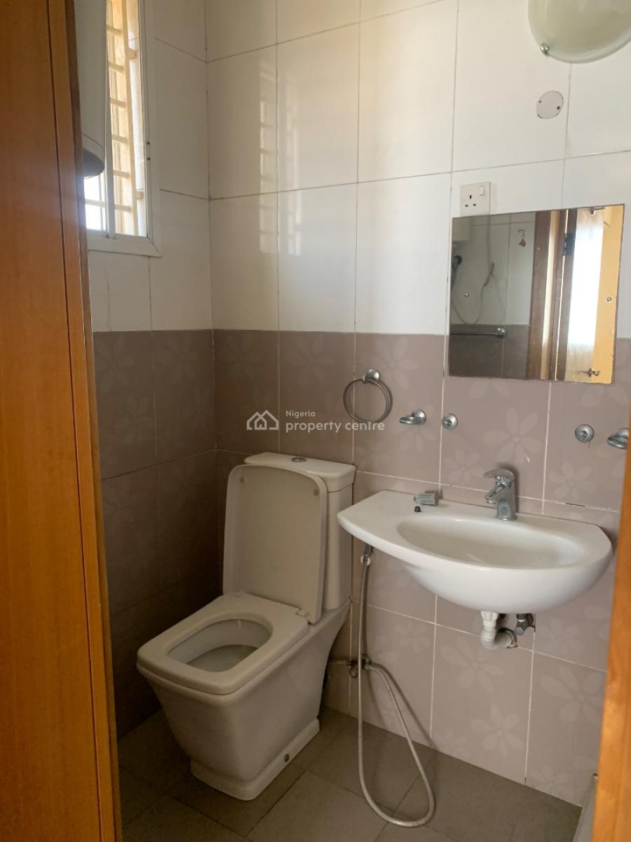 3bedroom Luxurious Apartment with a Bq in an Estate, Lekki Phase 1, Lekki Lagos, Lekki Phase 1, Lekki, Lagos, Flat / Apartment for Rent