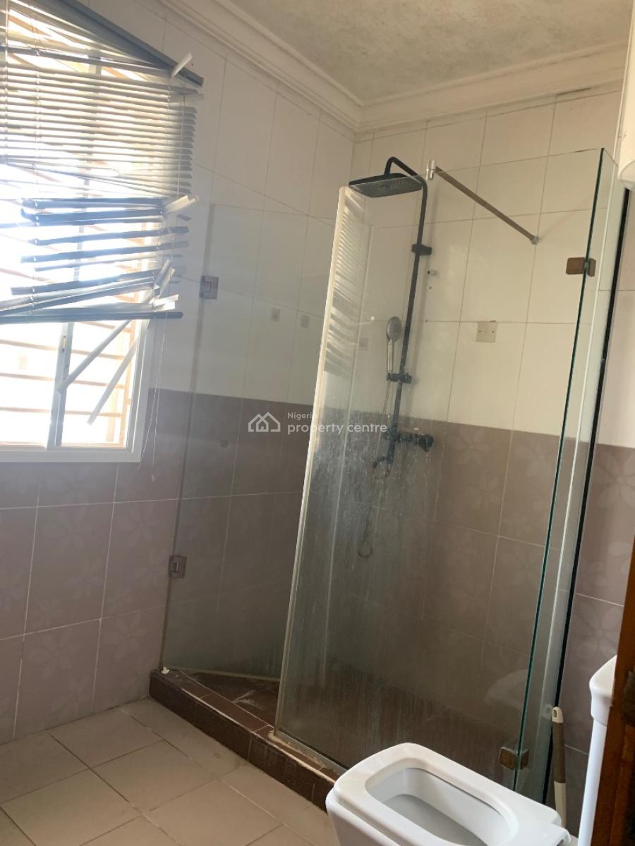 3bedroom Luxurious Apartment with a Bq in an Estate, Lekki Phase 1, Lekki Lagos, Lekki Phase 1, Lekki, Lagos, Flat / Apartment for Rent