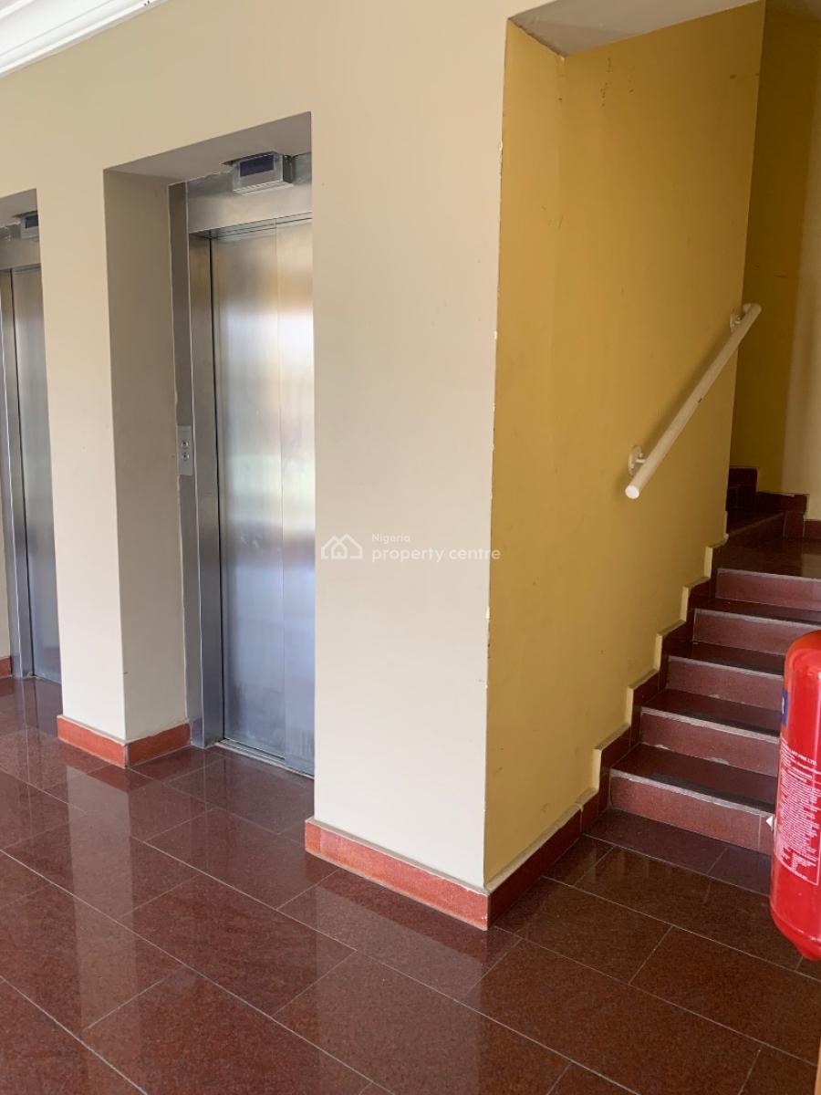 3bedroom Luxurious Apartment with a Bq in an Estate, Lekki Phase 1, Lekki Lagos, Lekki Phase 1, Lekki, Lagos, Flat / Apartment for Rent