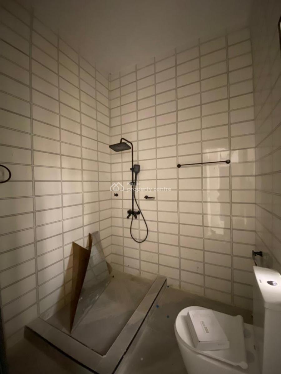 Breath Taking 2 Bedroom Apartment with a Gym & Swimming Pool, Abraham Adesanya, Ajah, Lagos, Flat / Apartment for Sale