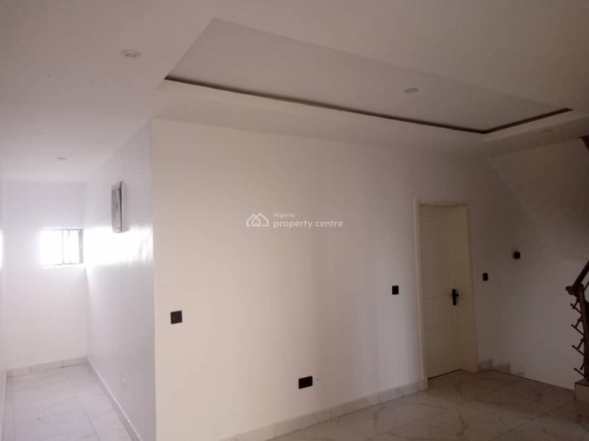 a Luxurious 4 Bedroom Terraced Duplex + Bq, De Castle Max Estate, Ajah, Lagos, Flat / Apartment for Sale