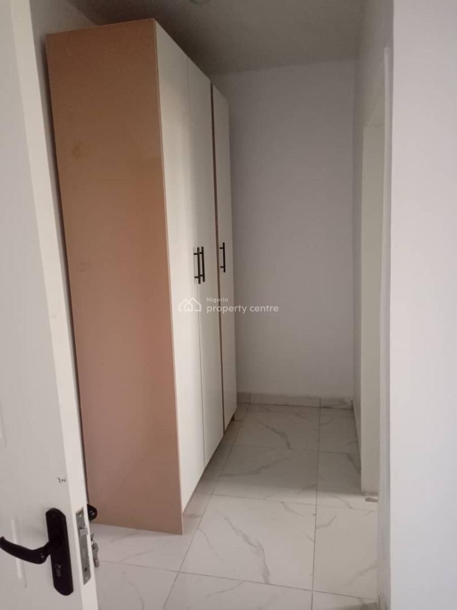 a Luxurious 4 Bedroom Terraced Duplex + Bq, De Castle Max Estate, Ajah, Lagos, Flat / Apartment for Sale