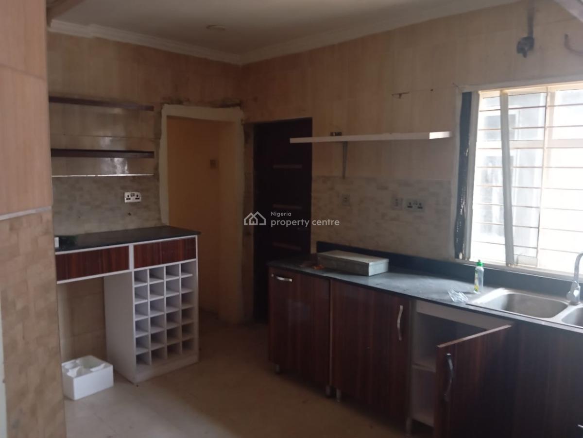 Spacious 4 Bedroom Duplex Residential Or Commercial Use, Private Compound, Lekki Phase 1, Lekki, Lagos, House for Rent