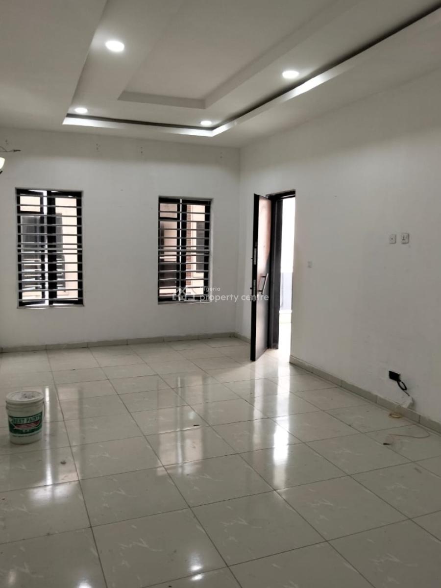 Spacious Master Bedroom (all En-suite), Royal Pine Gate Estate, Lekki, Lagos, Flat / Apartment for Rent