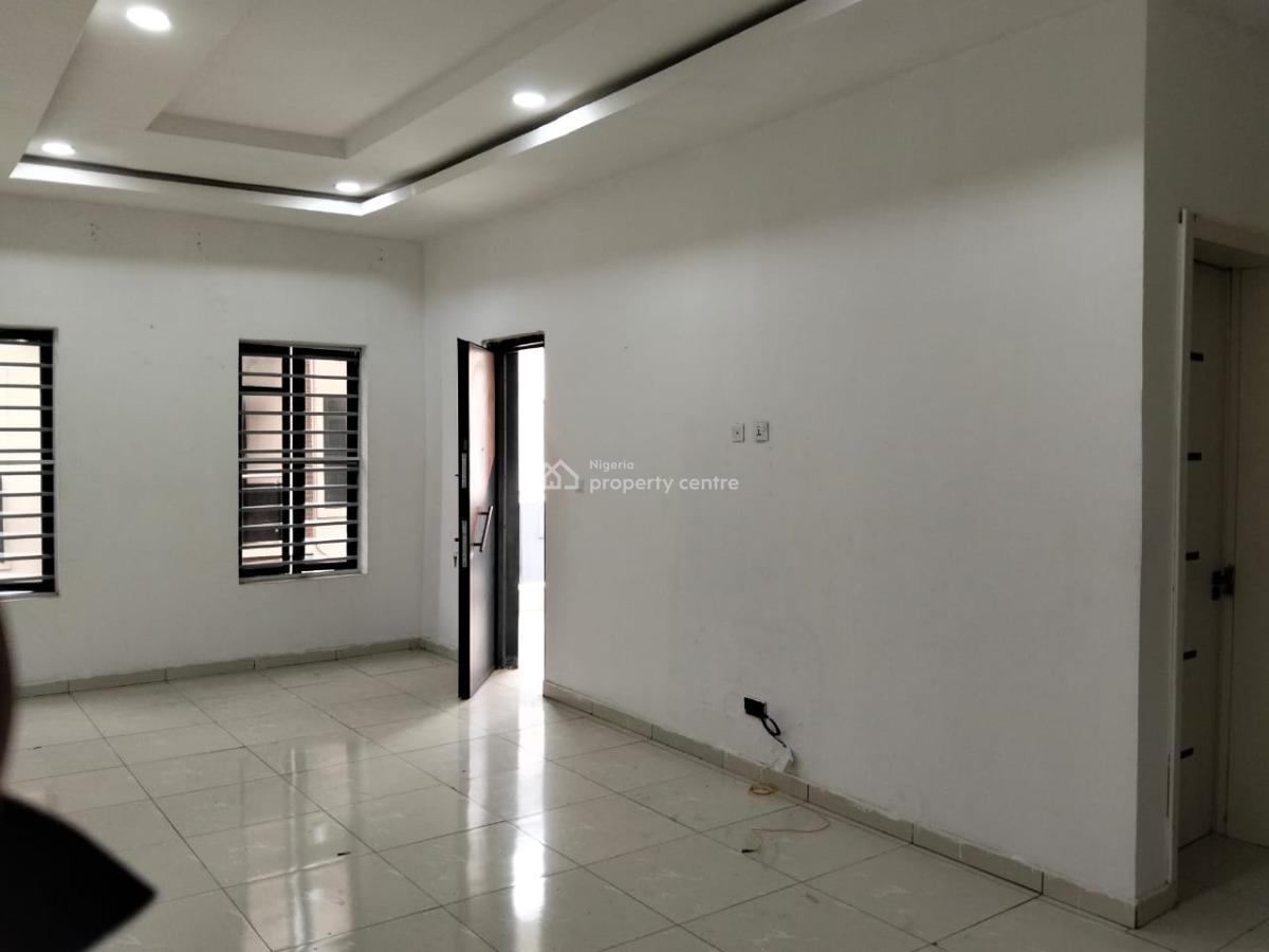 Spacious Master Bedroom (all En-suite), Royal Pine Gate Estate, Lekki, Lagos, Flat / Apartment for Rent