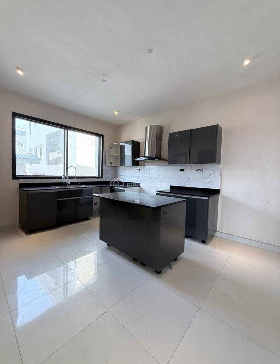 Serviced with 24/7 Power Supply 4 Bedroom En-suite Townhouse, Lekki Phase 1, Lekki, Lagos, Terraced Duplex for Rent