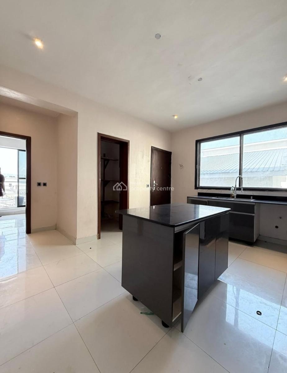 Serviced with 24/7 Power Supply 4 Bedroom En-suite Townhouse, Lekki Phase 1, Lekki, Lagos, Terraced Duplex for Rent