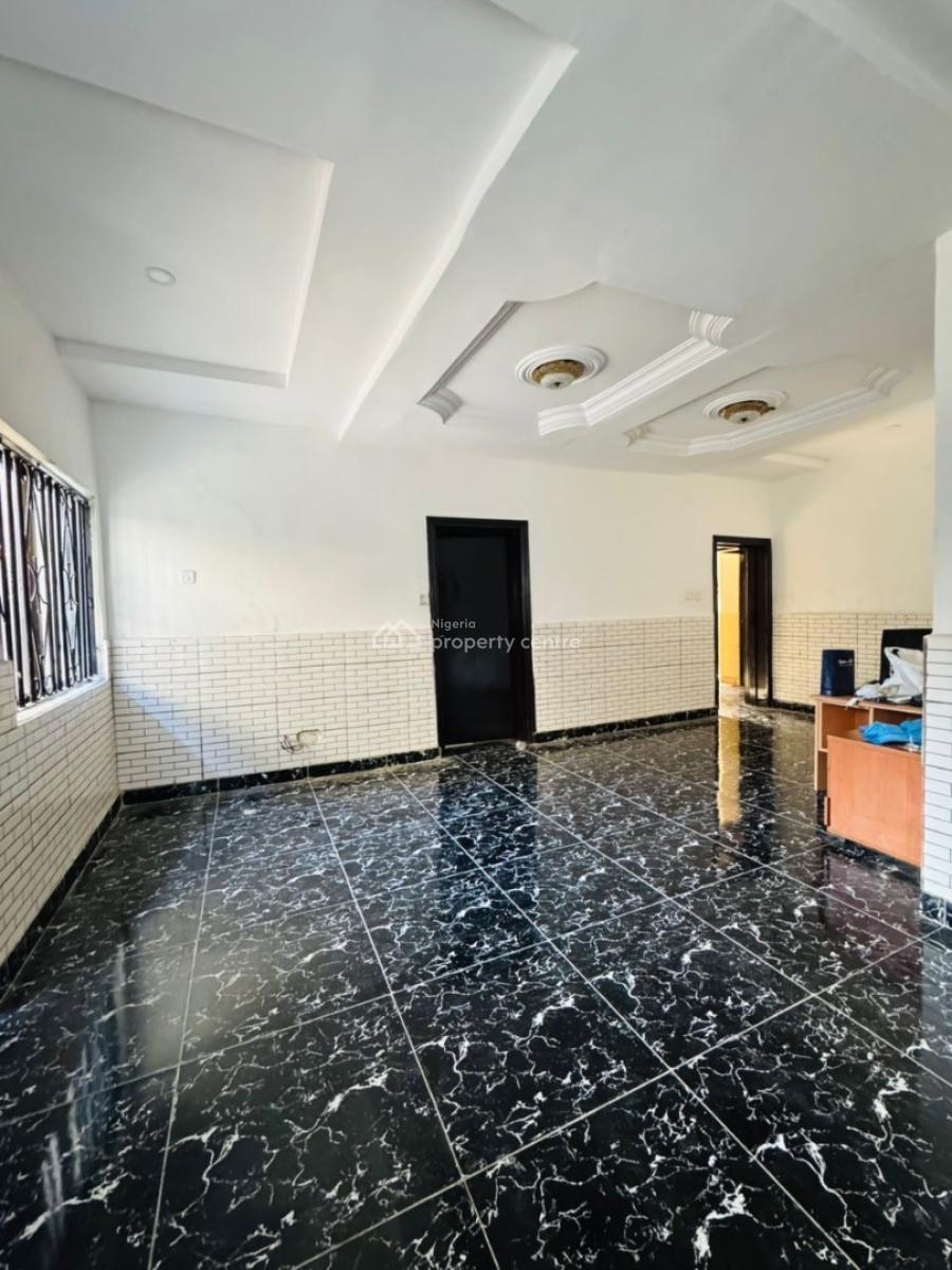 Well Built 3 Bedroom Apartment in a Serene Neighborhood, Lekki Phase 1, Lekki, Lagos, House for Rent