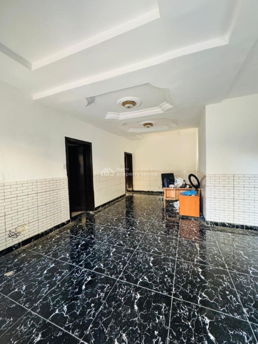 Well Built 3 Bedroom Apartment in a Serene Neighborhood, Lekki Phase 1, Lekki, Lagos, House for Rent