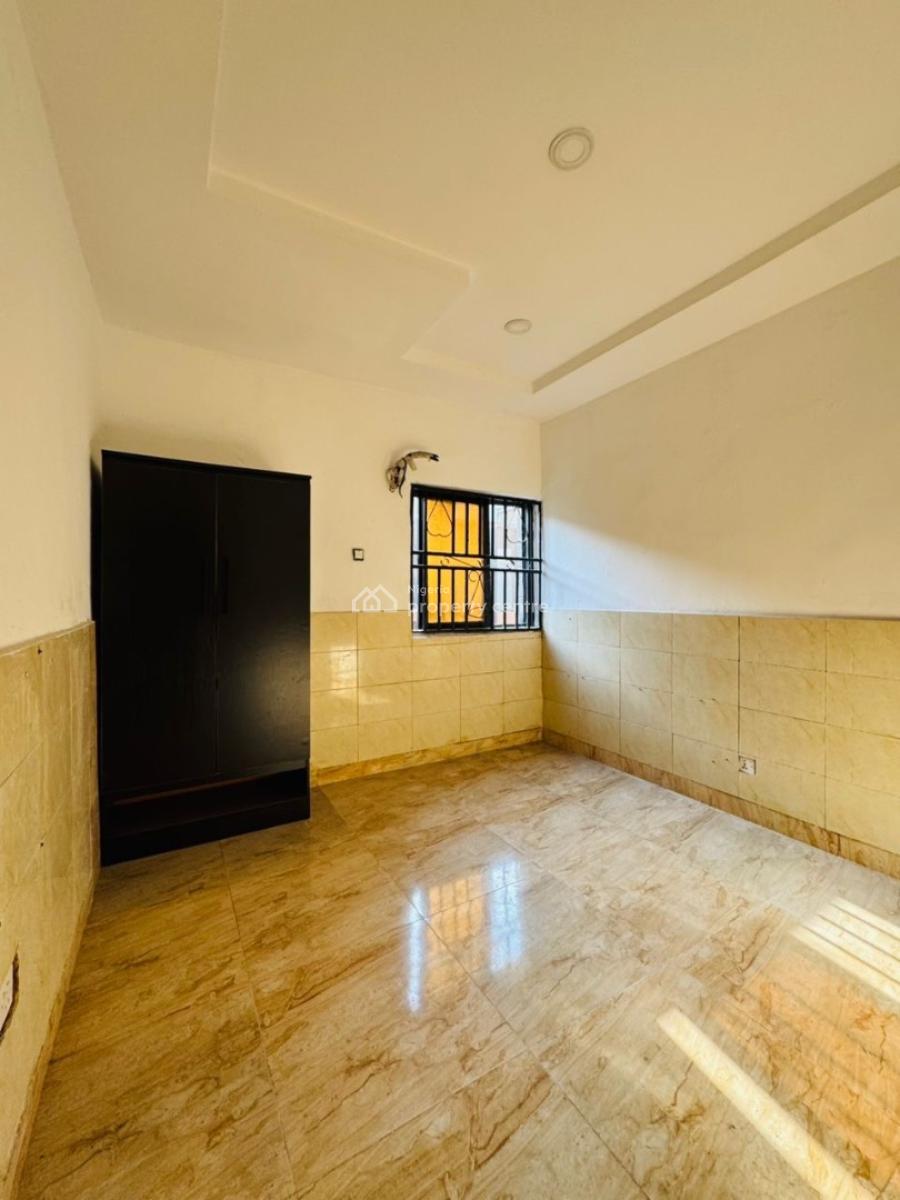 Well Built 3 Bedroom Apartment in a Serene Neighborhood, Lekki Phase 1, Lekki, Lagos, House for Rent