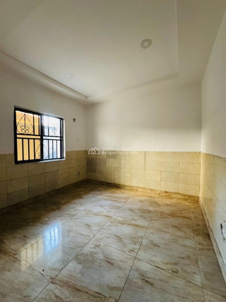 Well Built 3 Bedroom Apartment in a Serene Neighborhood, Lekki Phase 1, Lekki, Lagos, House for Rent