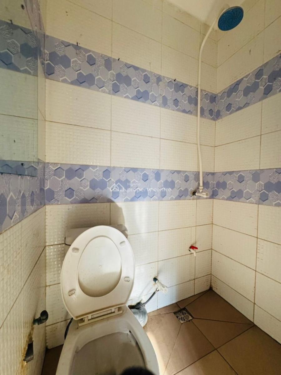 Well Built 3 Bedroom Apartment in a Serene Neighborhood, Lekki Phase 1, Lekki, Lagos, House for Rent