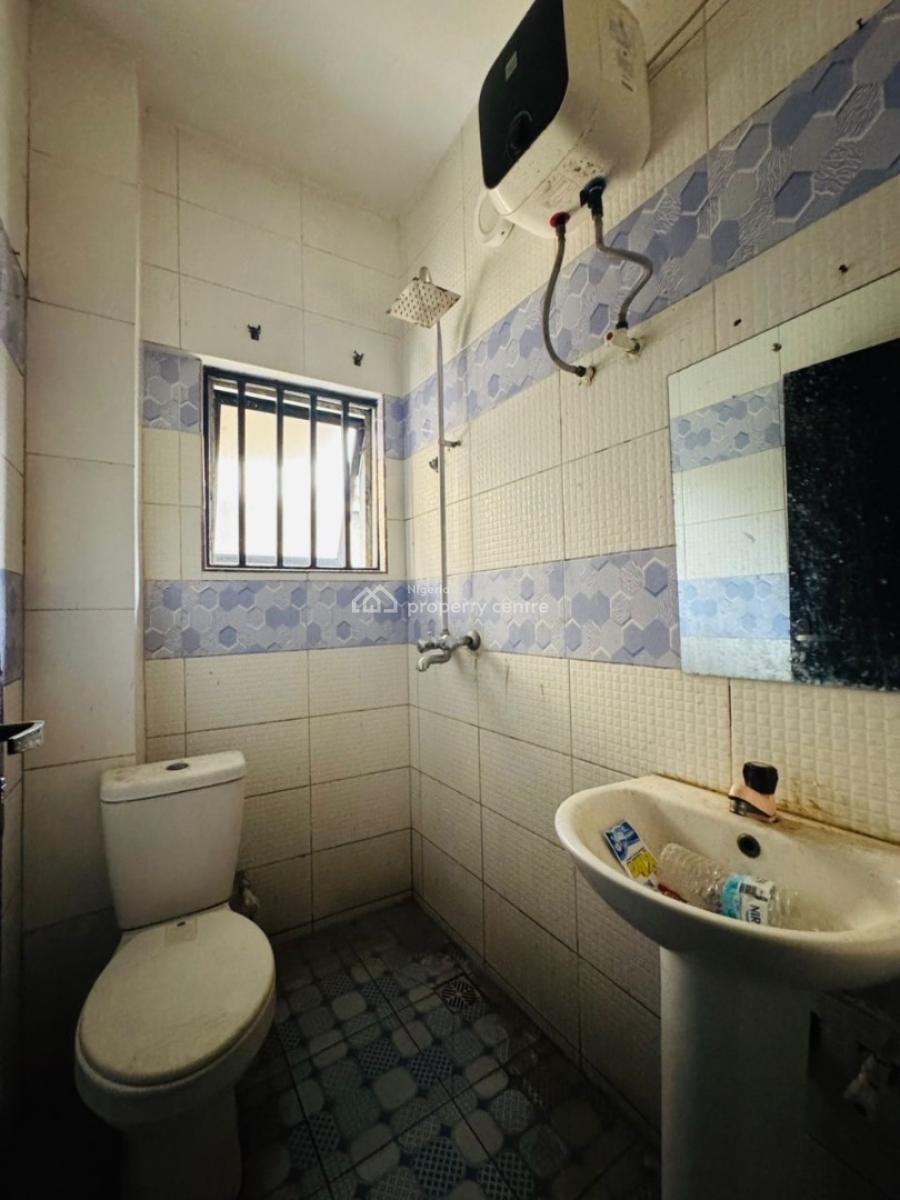 Well Built 3 Bedroom Apartment in a Serene Neighborhood, Lekki Phase 1, Lekki, Lagos, House for Rent