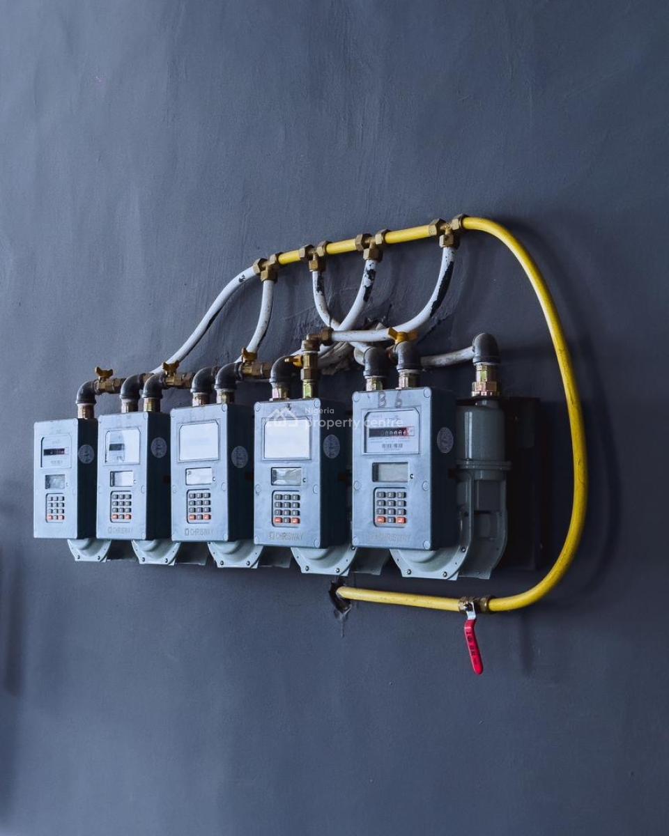 Fully Serviced 3bedroom Apartment with a Pool, Elevator, Central Gas, Lekki Phase 1, Lekki, Lagos, House for Sale