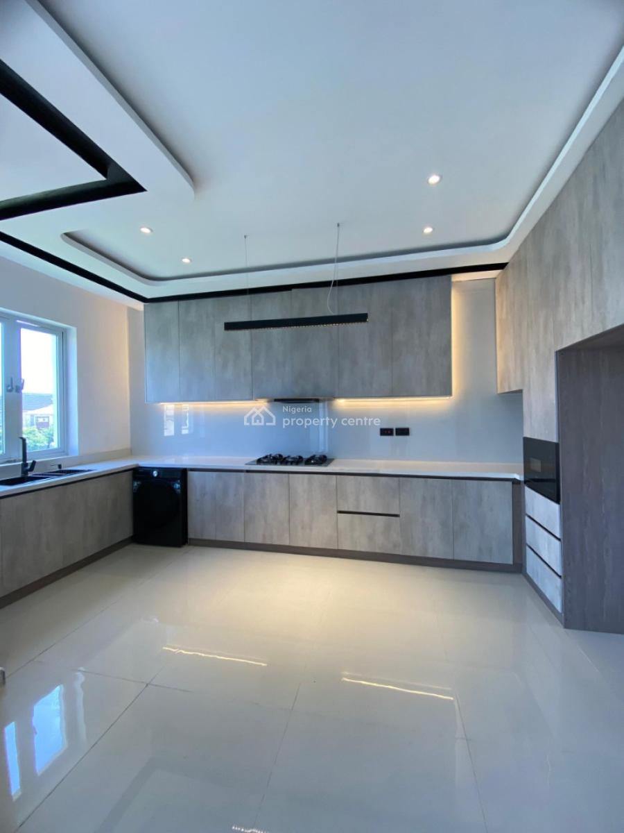 Brand New 2 Bedroom Maisonette with Bq, Lekki Phase 1, Lekki, Lagos, Flat / Apartment for Sale