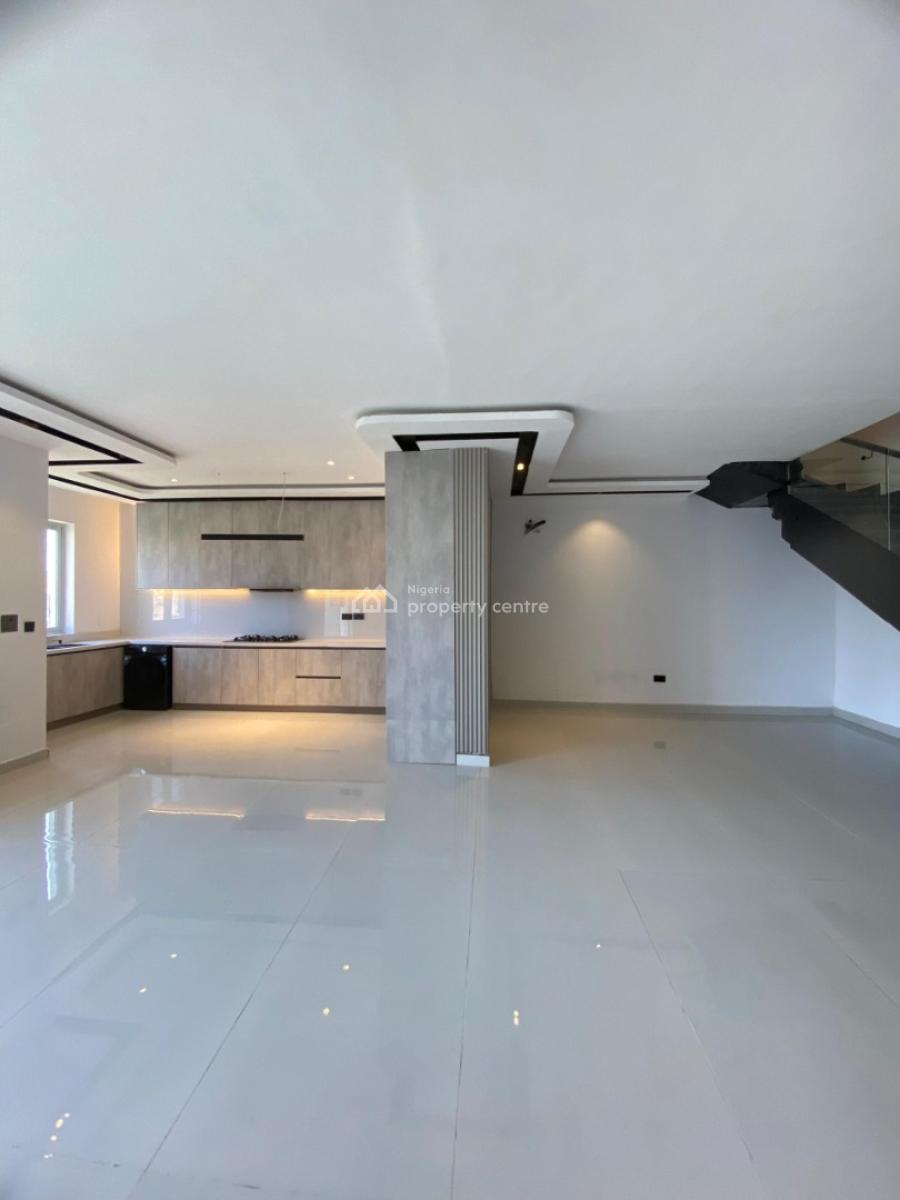 Brand New 2 Bedroom Maisonette with Bq, Lekki Phase 1, Lekki, Lagos, Flat / Apartment for Sale