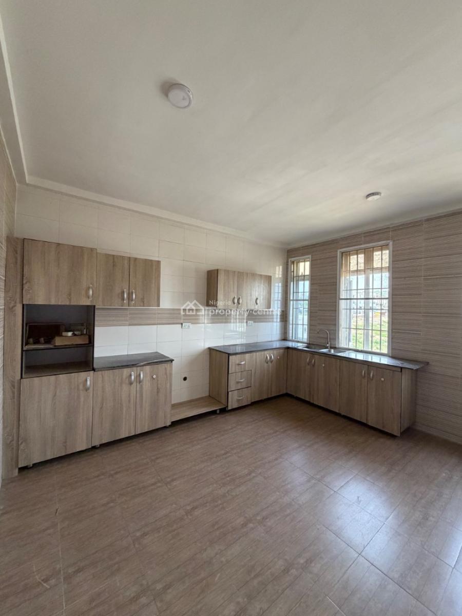 Neatly Renovated 3 Bedrooms Penthouse with a Bq Available, Gwarinpa, Abuja, Flat / Apartment for Rent