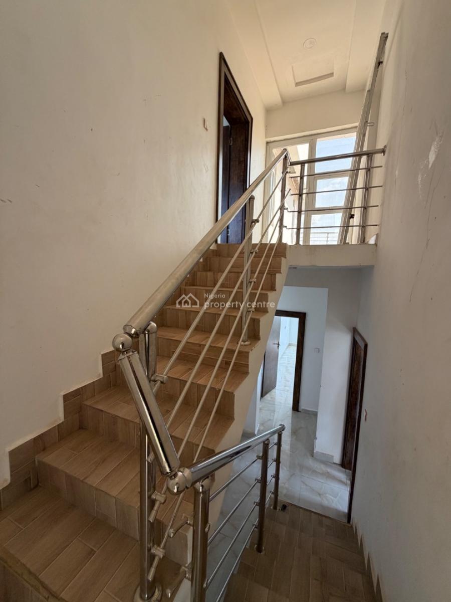 Neatly Renovated 3 Bedrooms Penthouse with a Bq Available, Gwarinpa, Abuja, Flat / Apartment for Rent